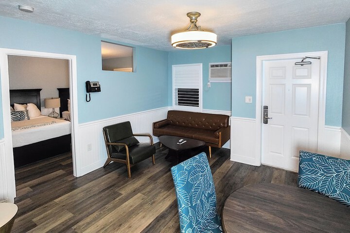 Room 52 of 117