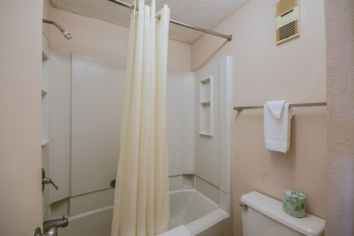 Room 30 of 35