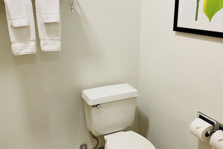 Room 6 of 26