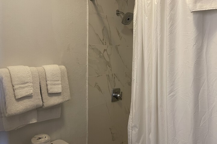 Room 13 of 17