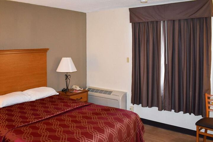 Room 17 of 35