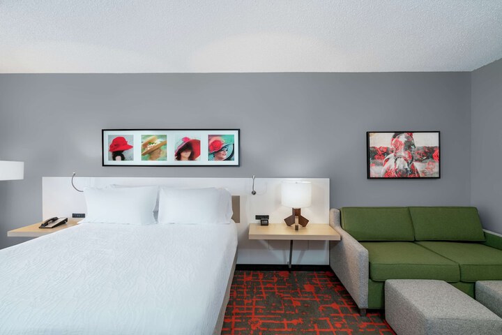 Room 11 of 24