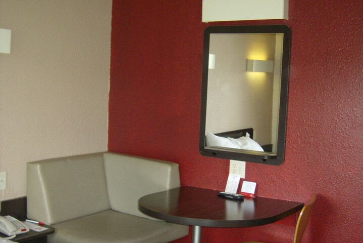 Room 13 of 39