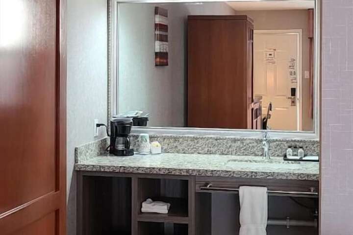 Room 23 of 27