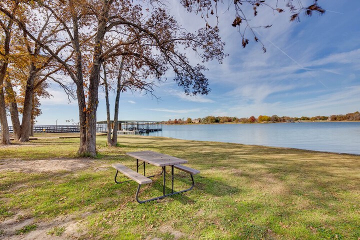 On-site Boat Ramp: Pet-friendly Kerens Studio!