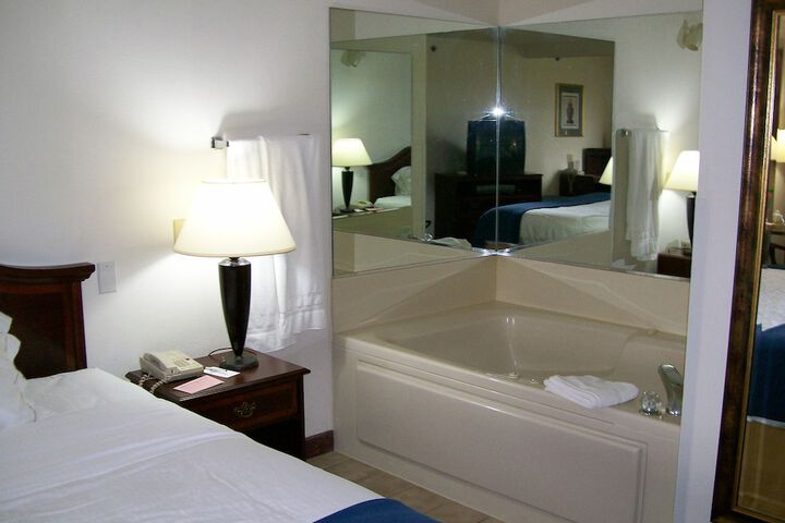 Room 12 of 39