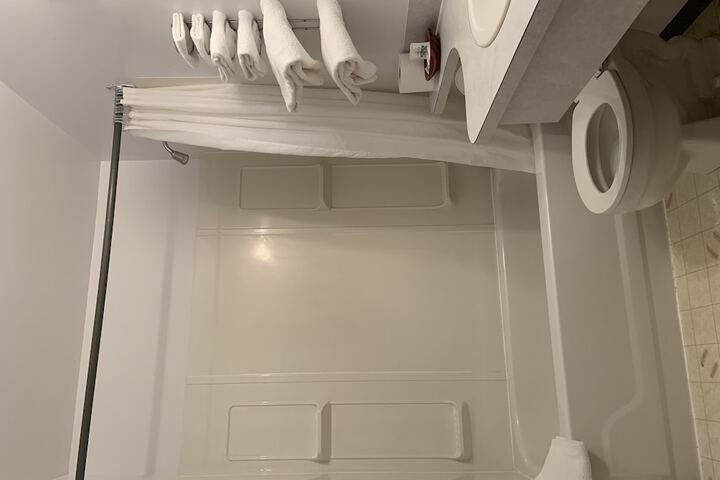 Room 30 of 34