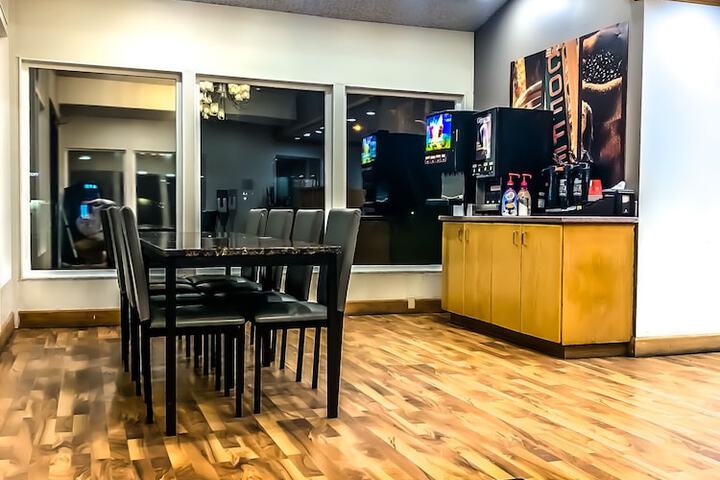 Econo Lodge Inn & Suites Winnemucca
