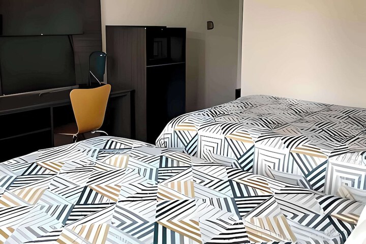 Room 14 of 14