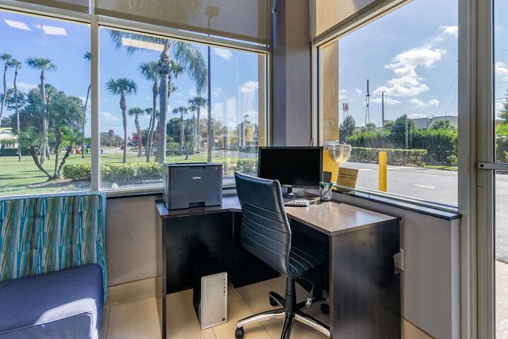 Business Center 30 of 30
