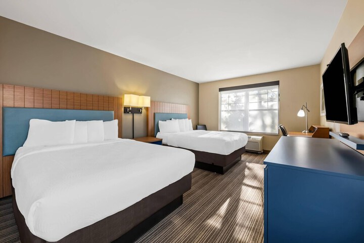 Country Inn & Suites by Radisson RED Wing, MN