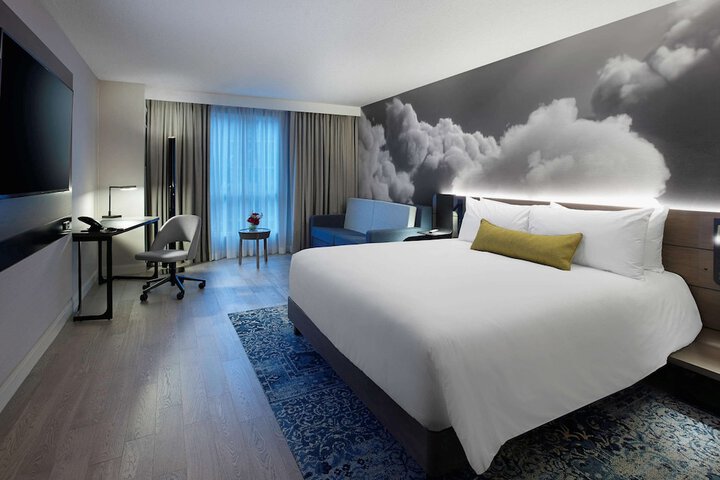 Room 27 of 73