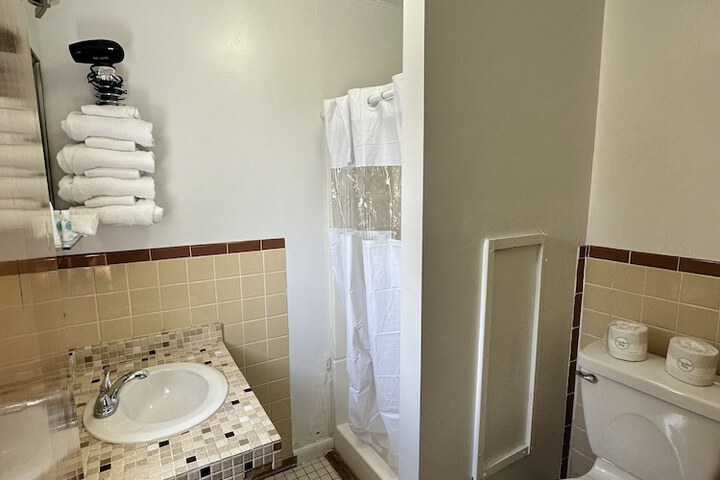 Room 46 of 61