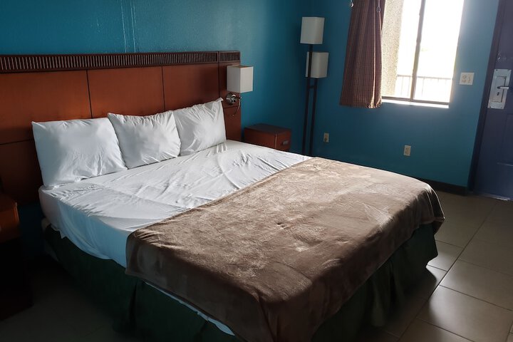 Room 9 of 36