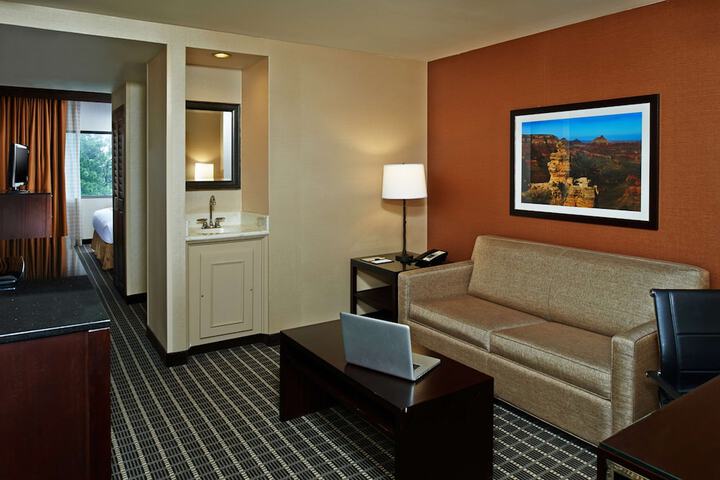 Room 33 of 90