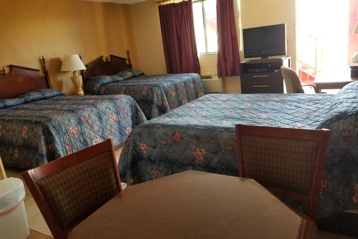 Room 25 of 39