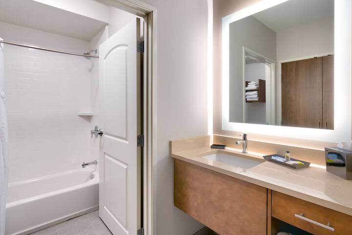 Staybridge Suites Lehi - Traverse Ridge Center by IHG