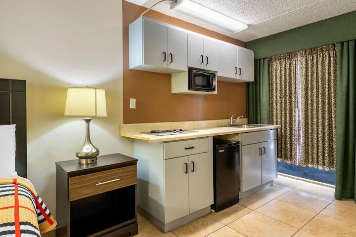 Room 26 of 27