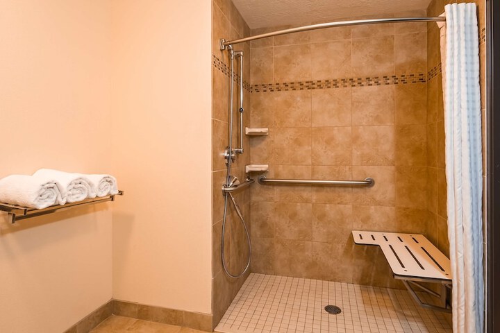 Room 13 of 19