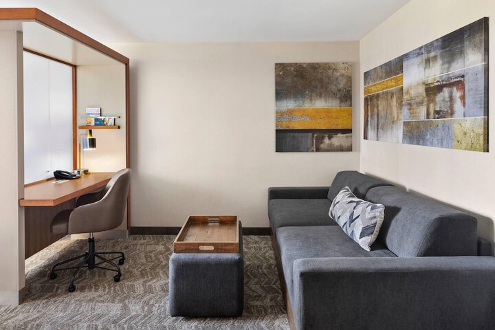 Room 16 of 26