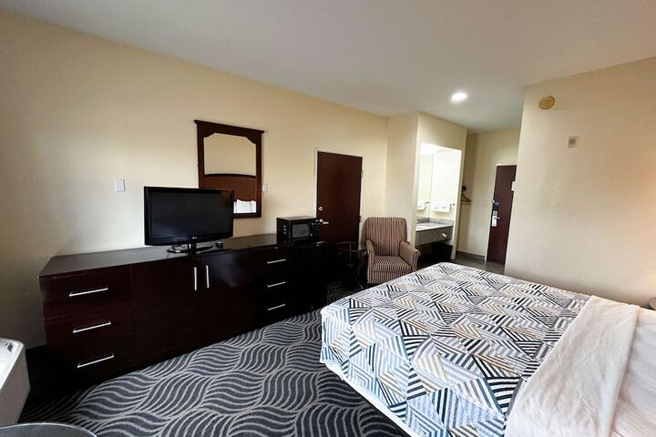 Room 5 of 6