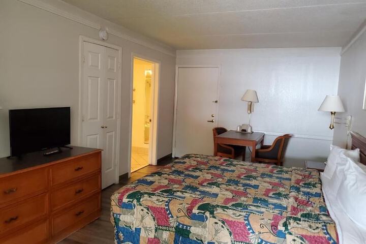 Room 19 of 34