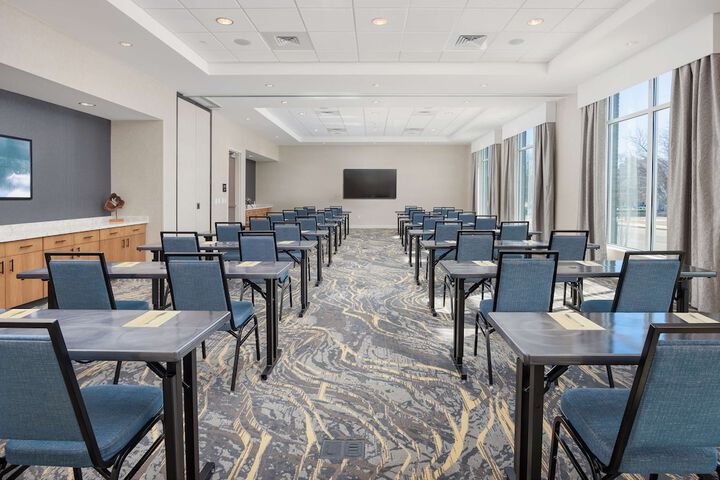 Hampton Inn & Suites Huntsville Downtown