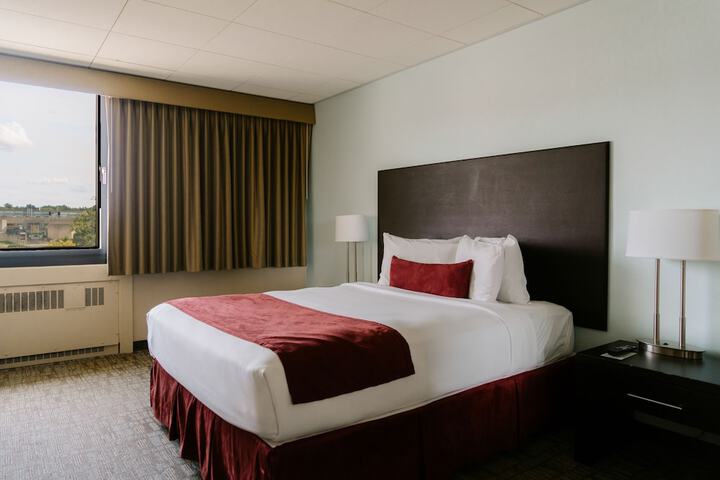 Room 33 of 41