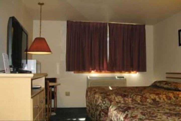 Room 8 of 24