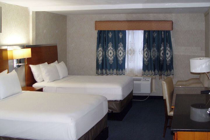 Room 30 of 76
