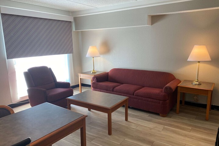 Room 16 of 35