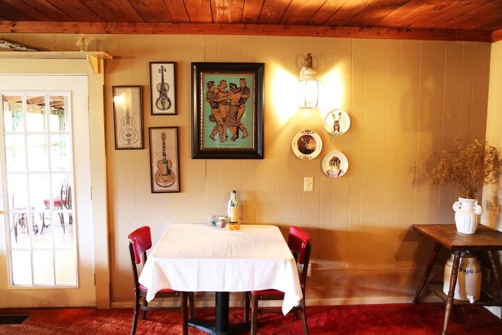 Dining 64 of 75
