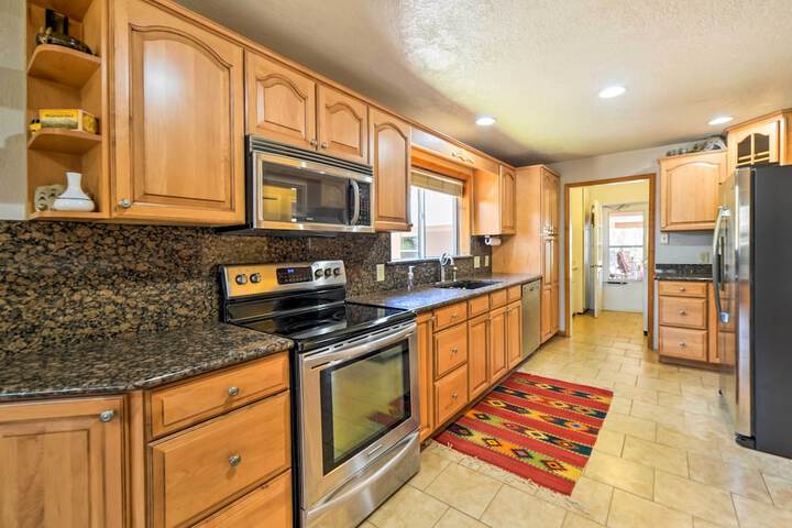 Spacious Mancos Home w / Furnished Deck & Yard!