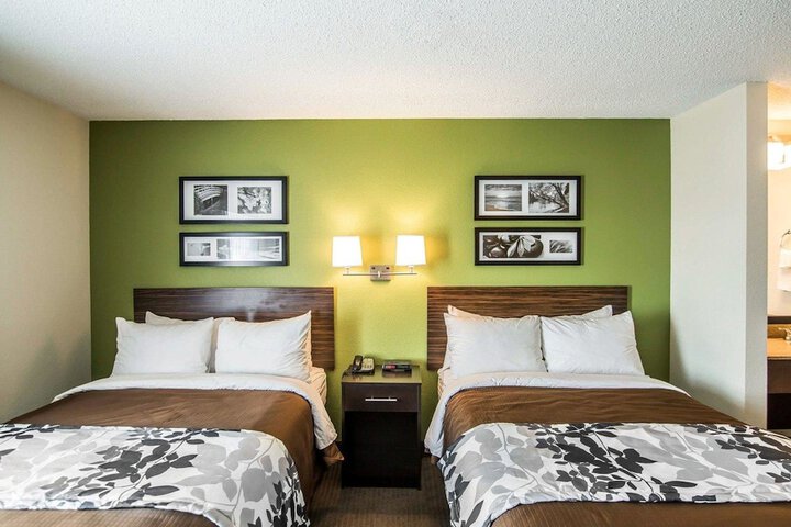 Room 15 of 33