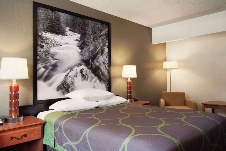 Super 8 by Wyndham Colorado Springs / Afa Area