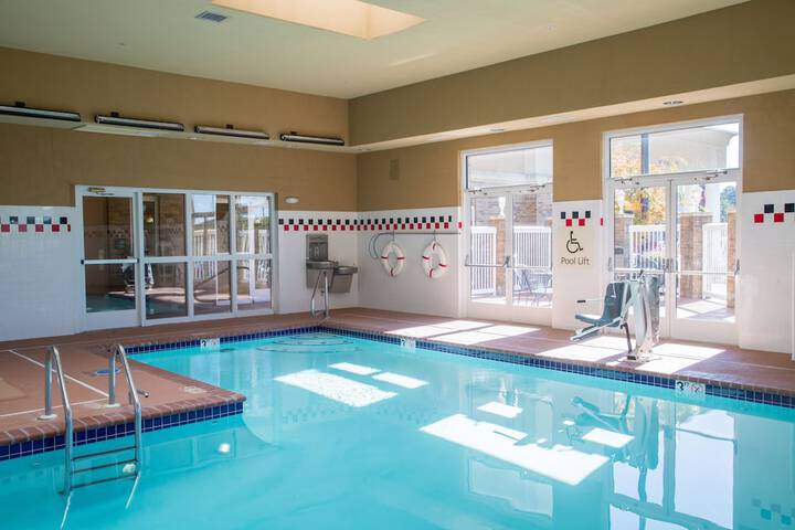 Pool 10 of 93