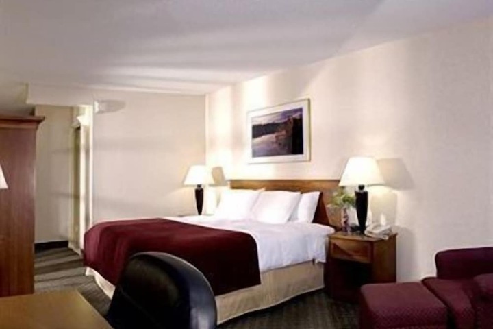 Travelers Inn