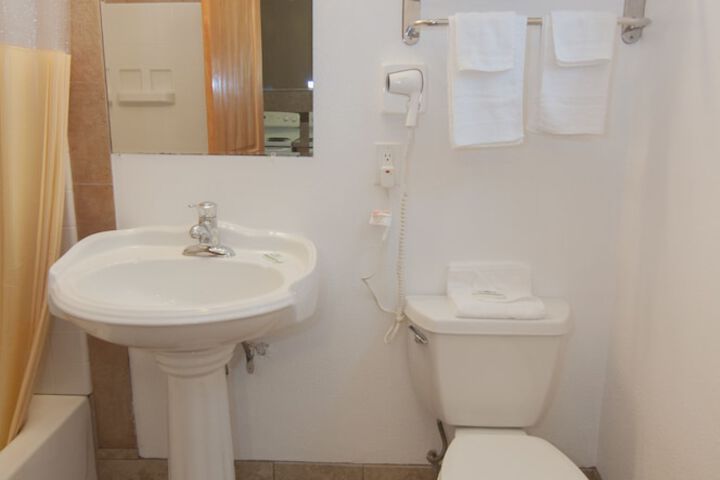 Room 35 of 103