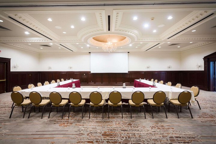 Radisson Hotel Cincinnati Riverfront