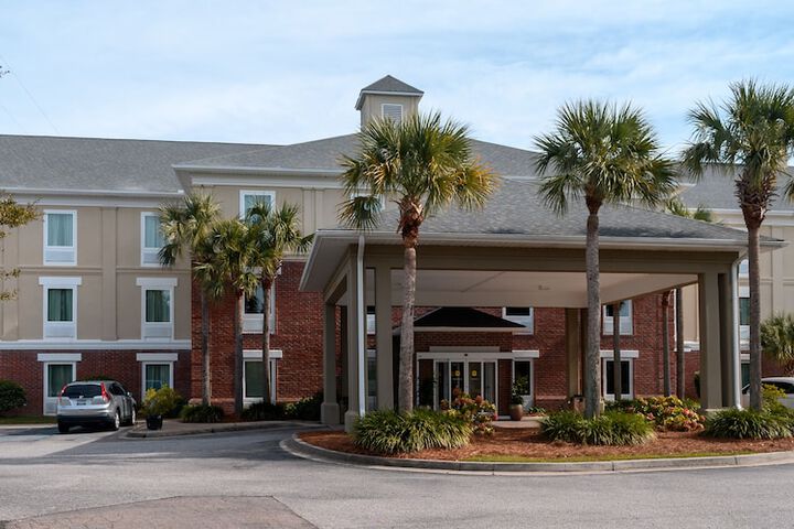 Hotel 2 of 32