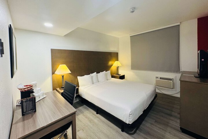 Room 36 of 92