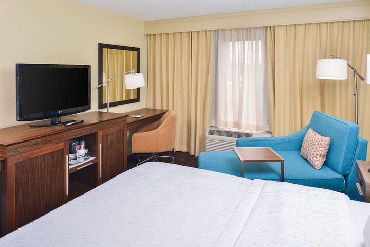 Room 14 of 37