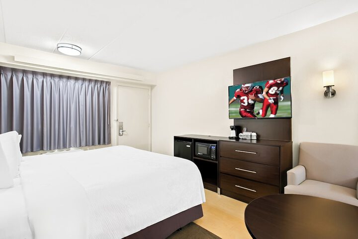 Room 10 of 33