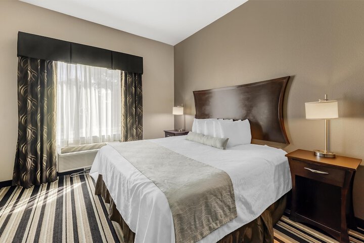Best Western Plus Sand Bass Inn & Suites