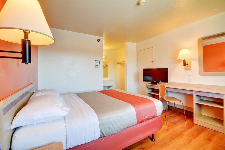 Room 19 of 27