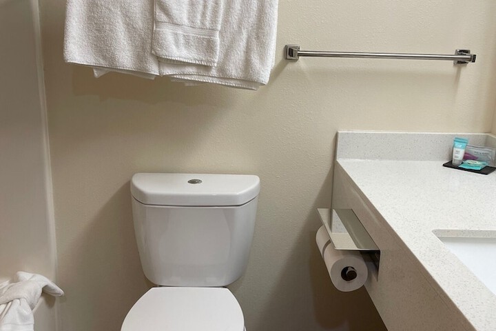 Room 12 of 37