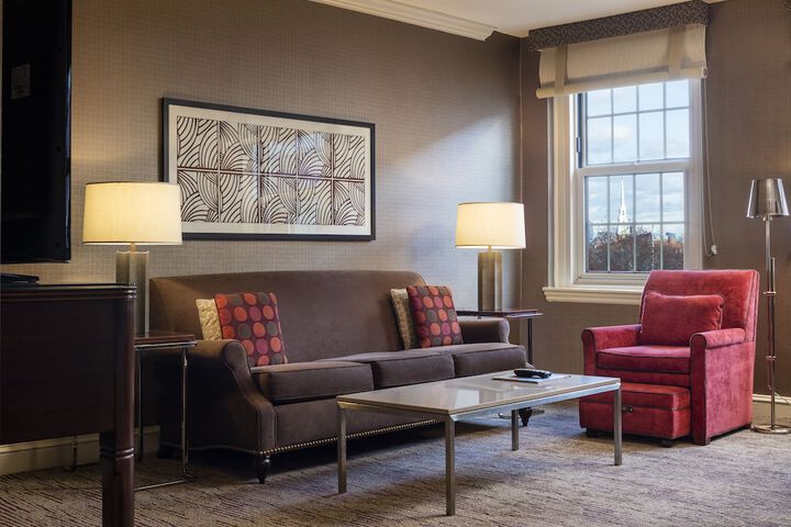 Sheraton Commander Hotel