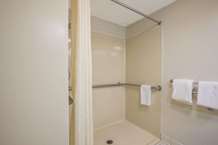 Room 34 of 53