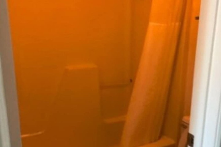 Room 24 of 33