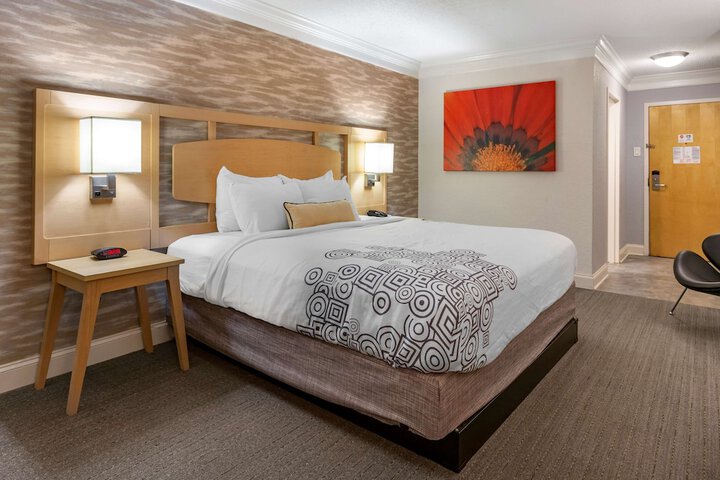 Room 21 of 36
